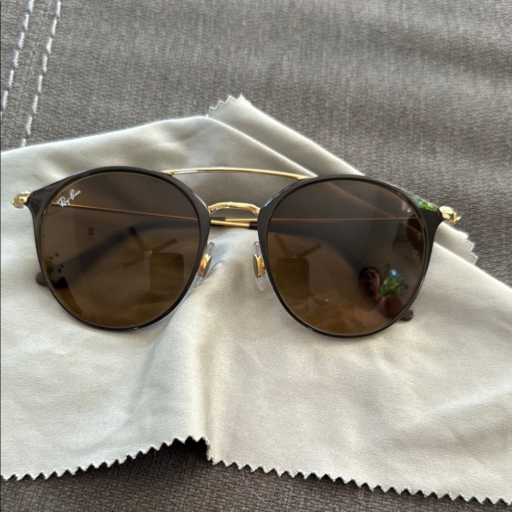 Ray-Ban Black And Gold Sunglasses: Rb3546
